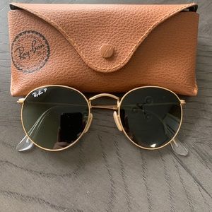 NEVER WORN POLARIZED RAY- BAN